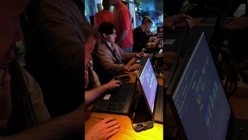 Академия Яндекса: Изобрели лампочку на big tech night - видео